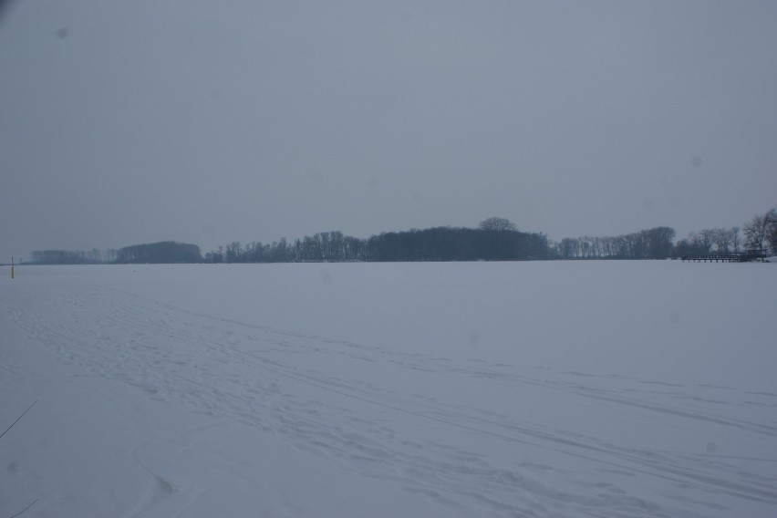 Jezioro Gopło pod śniegiem