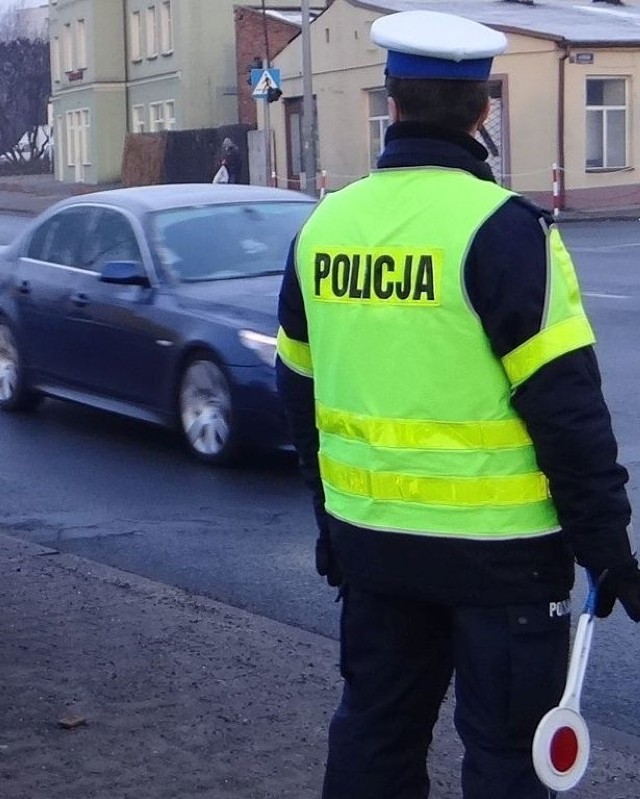 Ponad 700 kierowców jednego poranka skontrolowali policjanci z wieluńskiej drogówki. Ośmiu było pod wpływem alkoholu