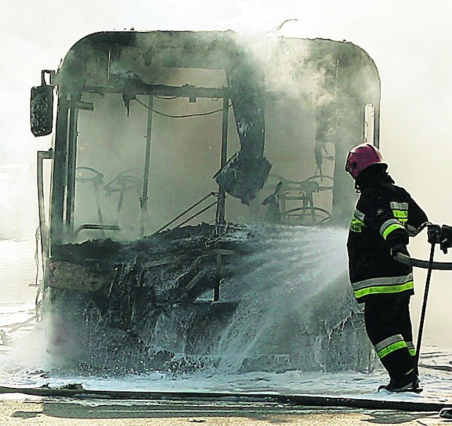 W tym roku musiało spłonąć kilka autobusów, żeby MZA podjęły konkretne działania