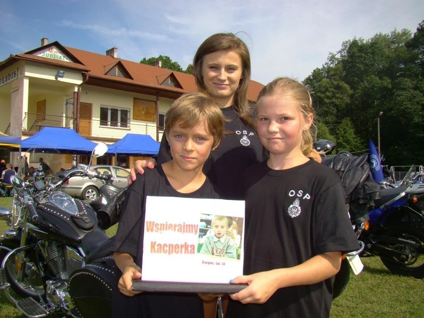 Strażacy z OSP Izdebnik kwestowali dla chorego dziecka -...