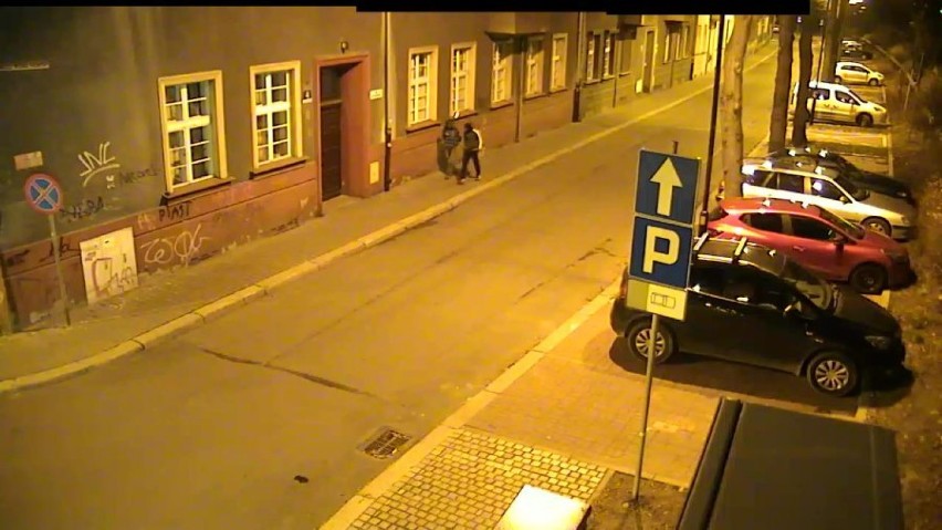 Gliwice: Nieudany skok na kiosk przy ul. Wyszyńskiego [WIDEO]. Policja szuka sprawców