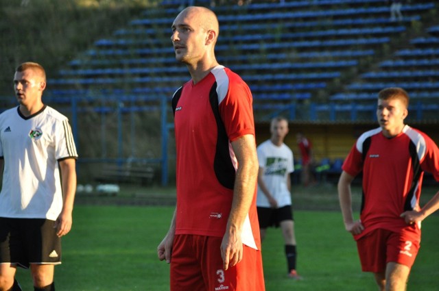 Łukasz Wojna zdobył dla Granatu Skarżysko zwycięskiego gola w meczu w Starachowicach.