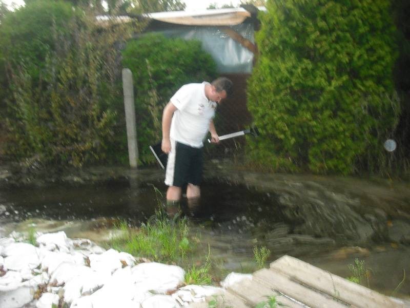 Piaseczno: Władze odmawiają wypompowania zalegającej wody