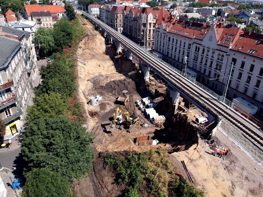 Kraków. Tak powstają nowe estakady kolejowe w środku miasta [ZDJĘCIA]