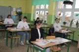 Uczniowie z Brzezin pisali próbny egzamin ósmoklasisty. Próbny egzamin ósmoklasisty w Brzezinach