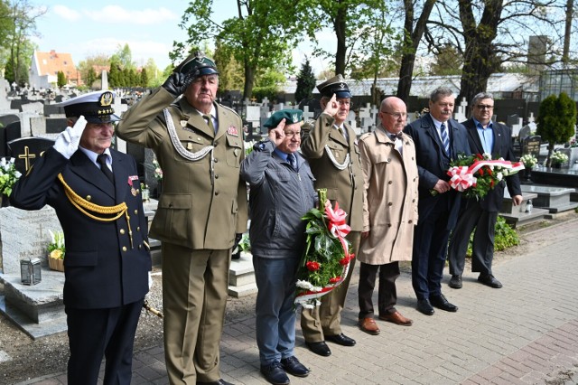 8 maja 1945 r. wszedł w życie akt bezwarunkowej kapitulacji III Rzeszy Niemieckiej. Tym samym w Europie zakończyła się II wojna światowa. 78. rocznicę tych wydarzeń w poniedziałek upamiętnili przedstawiciele władz samorządowych powiatu pleszewskiego, miasta i gminy Pleszew oraz kombatanci