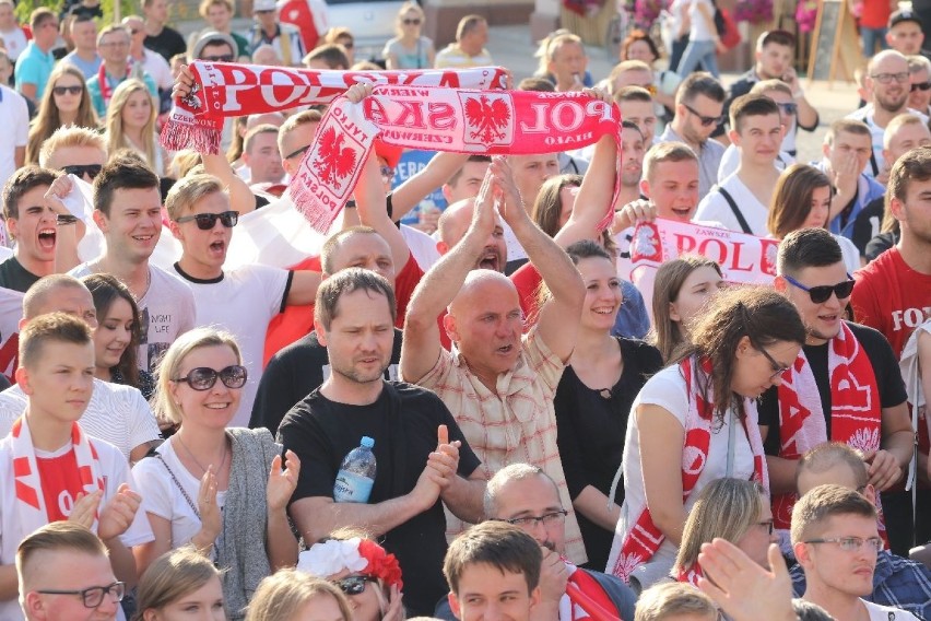 Euro 2016. Wielkie kibicowanie na Rynku w Kielcach z tłumem fanów 