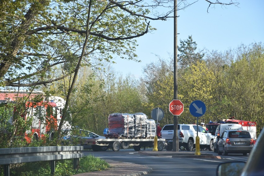 Wypadek w Bogdanowie. Na jedenastce tworzą się gigantyczne korki [ZDJĘCIA]