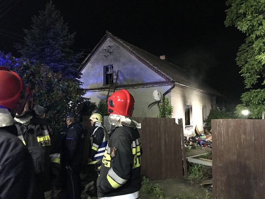 Jedna osoba zginęła w pożarze domku przy ul. Broniewskiego w...
