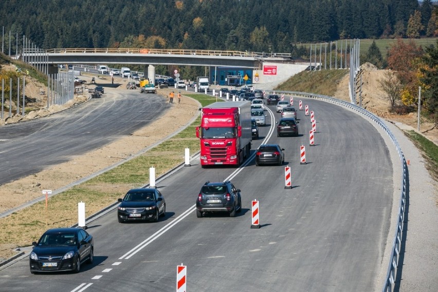 Kierowcy już jadą po fragmencie nowej zakopianki [ZDJĘCIA]