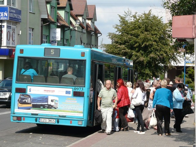 Od kiedy w zgierskich autobusach pojawili się dodatkowi kontrolerzy, pasażerowie kupują więcej biletów.