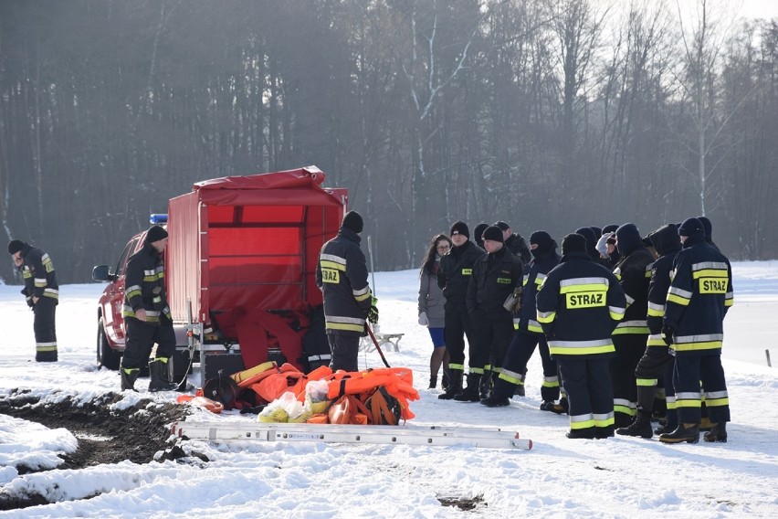 Zduńska Wola. Strażacy z gminy Zapolice ćwiczyli na Kępinie [zdjęcia i wideo]