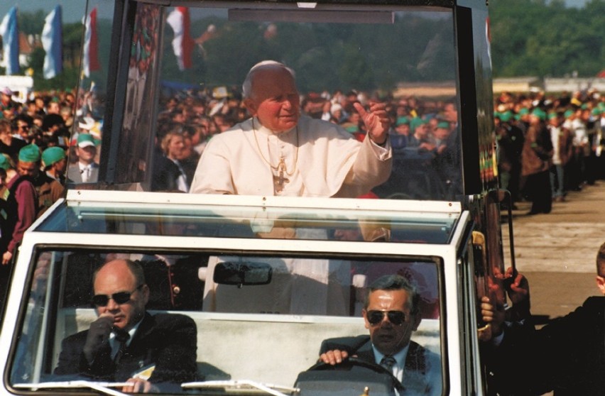 Papież Jan Paweł II w Legnicy, to już 21 lat temu [ZDJĘCIA] 