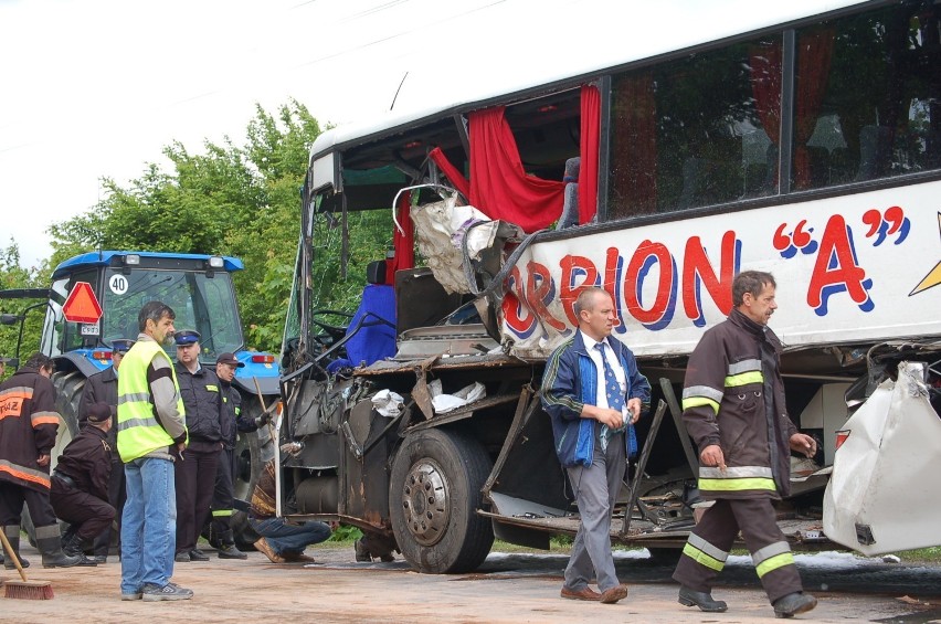 Maj 2006
Jedna osoba zginęła, a kilkanaście zostało rannych...