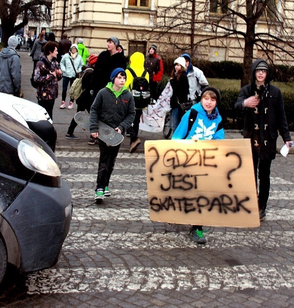 Na początku marca młodzi pokazali, że potrafią walczyć o swoje. W ramach protestu zablokowali centrum Nowego Sącza