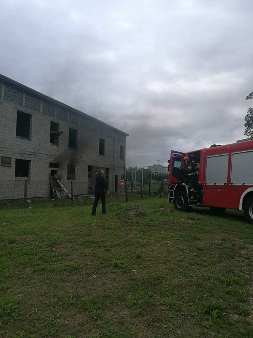 Pożar w Jastrzębiu: płonie pustostan