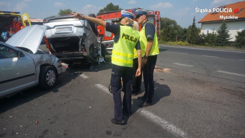 Wypadek na DK 1 w Koziegłowach [ZDJĘCIA]. Droga w kierunku Katowic jest całkowicie zablokowana