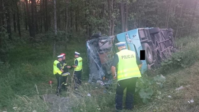 Wypadek autobusu z dziećmi