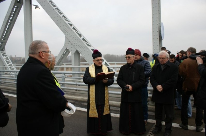 Most żelazny w Koninie otwarty z miesięcznym poślizgiem....