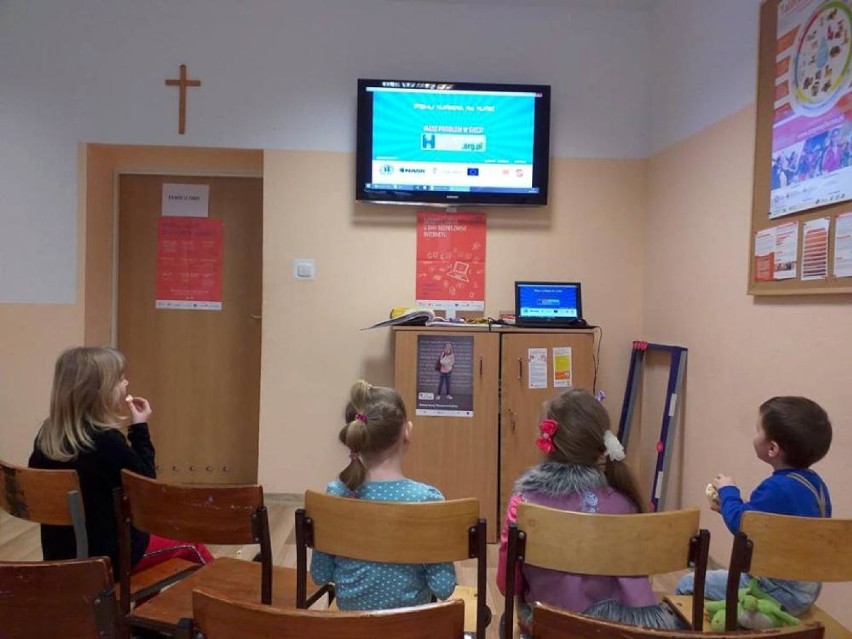 ,,Ferie w OHP" dzieci poznawały świat internetu