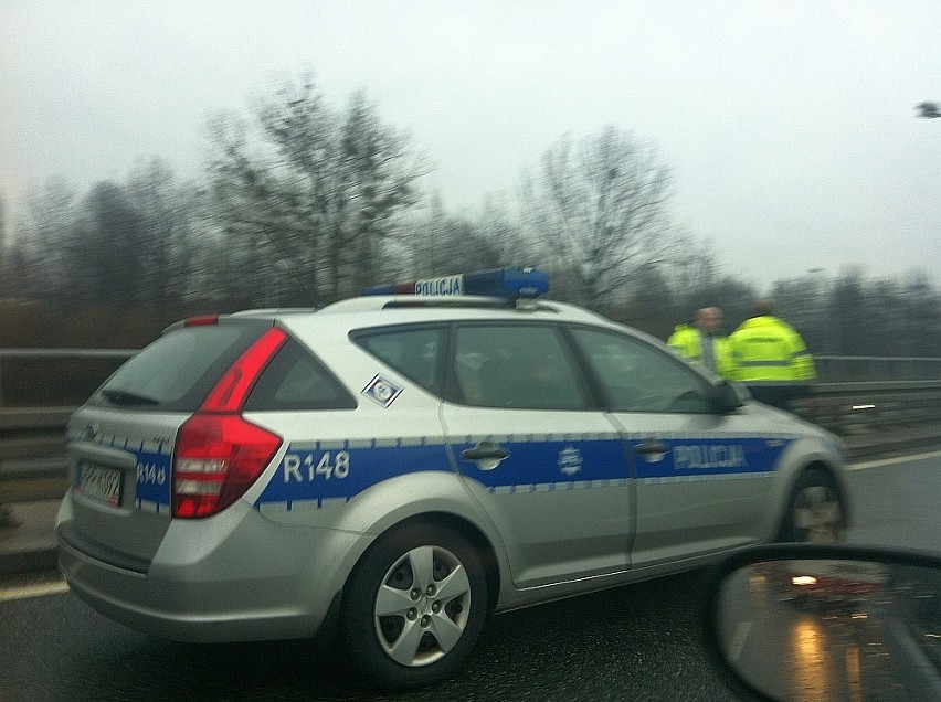 Wypadek na alei Roździeńskiego. Droga z Katowic do Sosnowca już odblokowana [ZDJĘCIA]