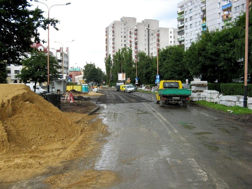 Bielsko-Biała: Trwa przebudowa ulicy Dmowskiego. Zobacz jak idą prace [ZDJĘCIA]