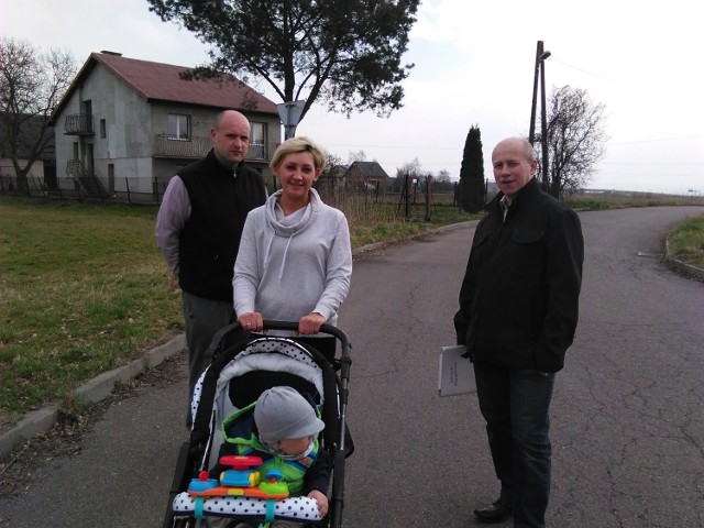 Grzegorz Oleksy, Monika Jonak i Marek Cetnarowski walczą o oświetlenie ulicy Krzyżanowickiej