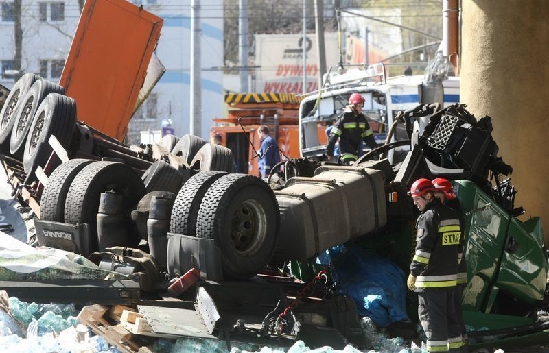 Wypadek na Morskiej w Gdyni. Czy ciężarówka miała sprawne hamulce? [ZDJĘCIA]