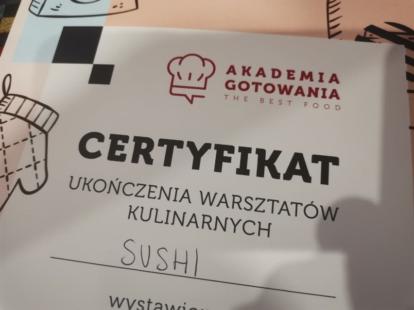 Koło Gospodyń Miejskich w Chodzieży zorganizowało warsztaty sushi. Zobaczcie jak poszło uczestniczkom!