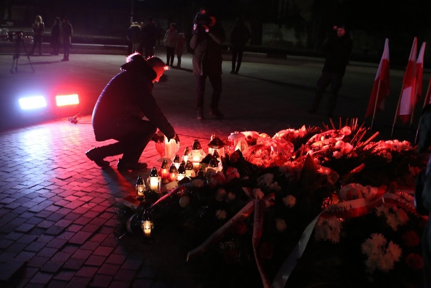 Wspaniała akcja w Kielcach. Mieszkańcy zapalili znicze upamiętniające Żołnierzy Wyklętych