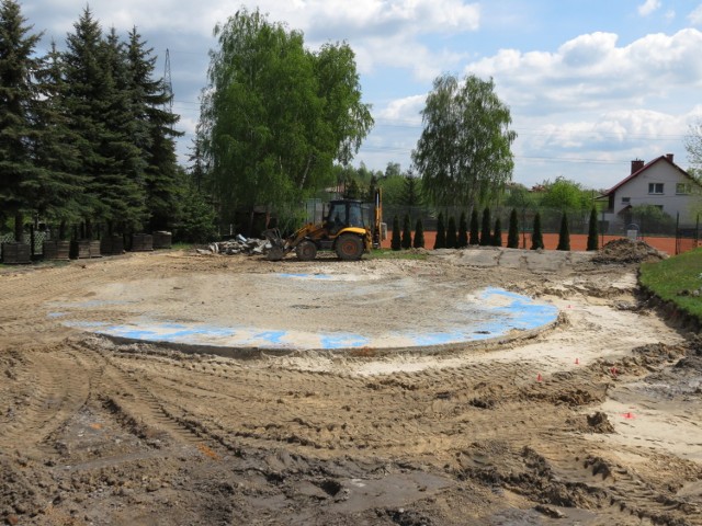 Prace na terenie basenu w Libiążu rozpoczęły się już w maju br. Powstanie tam nowa strefa wodna przeznaczona dla dzieci