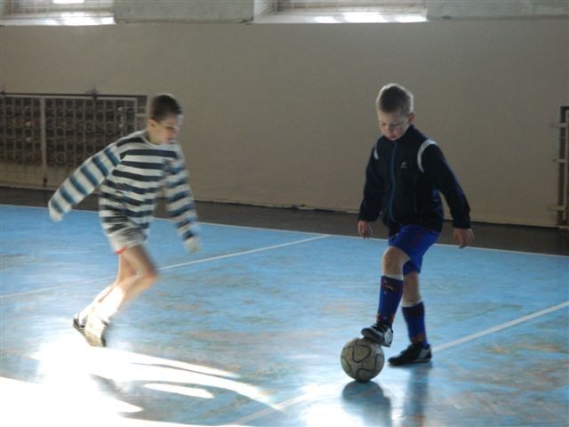Młodzi piłkarze rywalizowali w Domu Sportu [ZDJĘCIA]