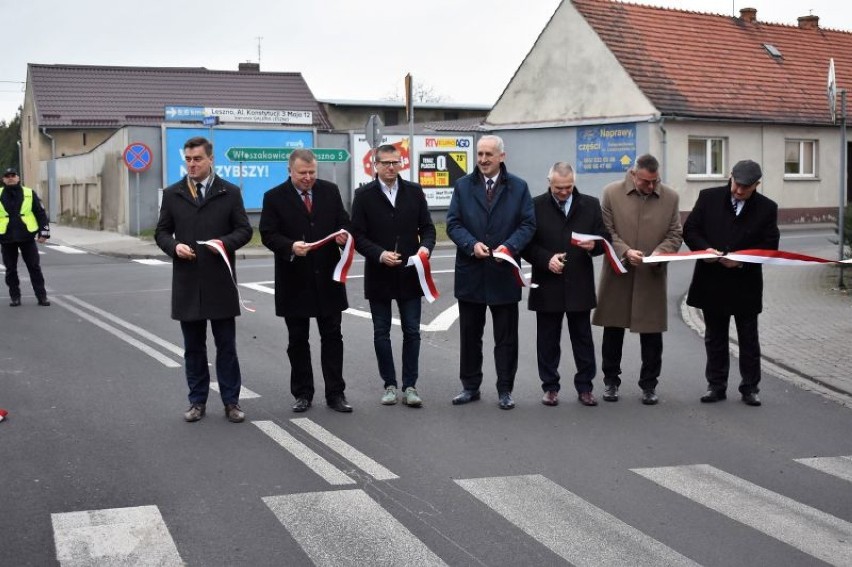 Oficjalnie otwarto nowo przebudowaną drogę w Święciechowie