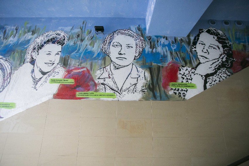 Nowy mural z serii „Kobiety Woli”. Upamiętniono uczestniczki Powstania Warszawskiego, pisarki oraz rzeźbiarkę