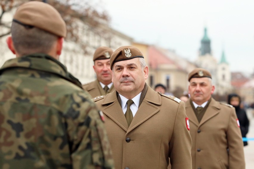 Płk Tadeusz Nastarowicz przekazał swojemu następcy obowiązki dowódcy lubelskich terytorialsów. Zobacz zdjęcia