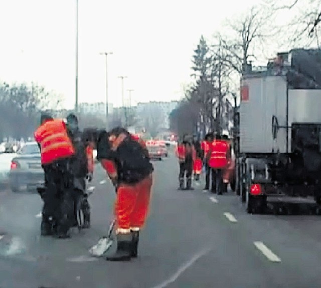 Czytelnik Dziennika Łódzkiego wyhamował tuż przed zapracowaną ekipą