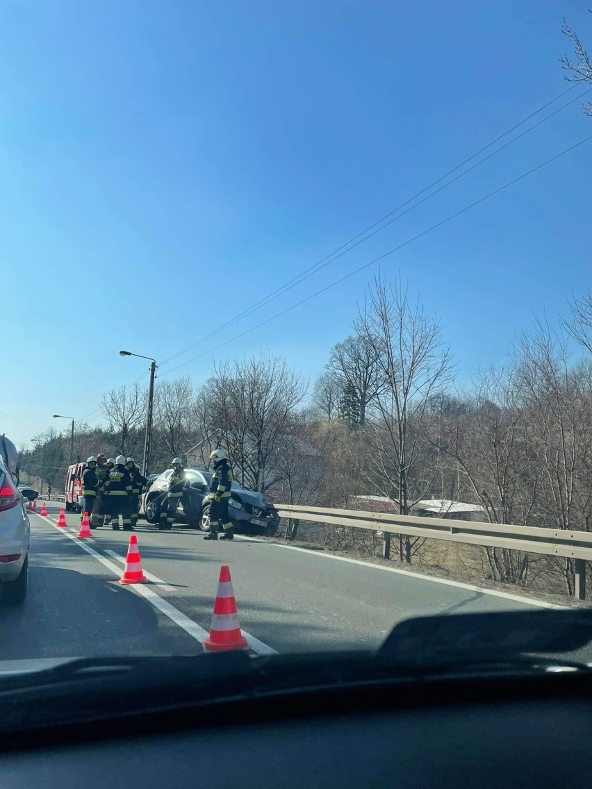 Wypadek w Szalejowie Górnym. Zderzyły się dwa samochody 