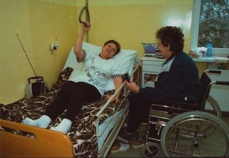 Irena Nadolna (z lewej) i Danuta Naguszewska są zadowolone z opieki w szpitalu.
