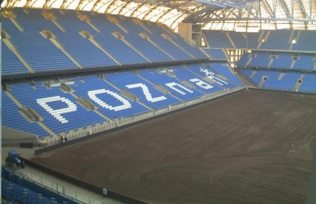 stadion w Poznaniu, murawy nie ma na stadionie