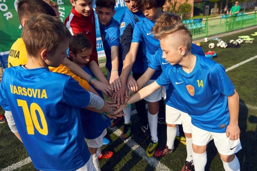 Football for Friendship. UKS Varsovia będzie reprezentować...