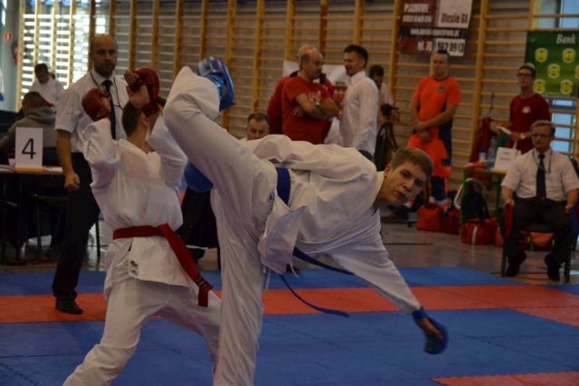 Sukcesem sportowym i organizacyjnym zakończyły się dla gospodarzy Mistrzostwa Polski w Karate w Pleszewue
