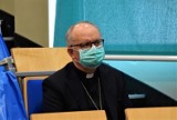Nowe zasady kościelne związane z koronawirusem. Biskup Andrzej Czaja wydał dekret