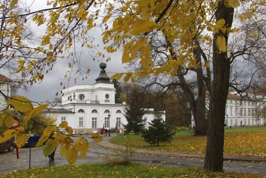 XVIII-wieczny zespół pałacowo-parkowy w Jabłonnie znajduje...