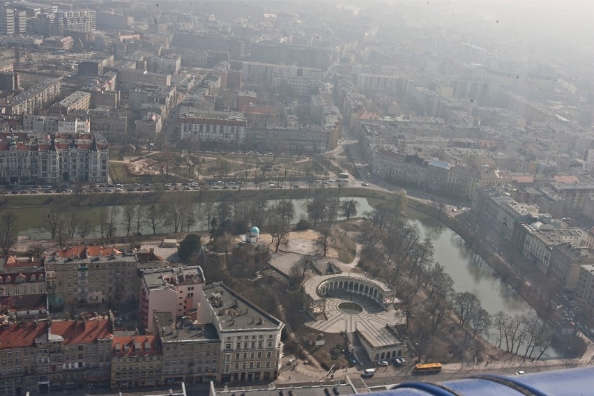 Zacznij poszukiwania na naszych zdjęciach. Znajdź ulicę, na...