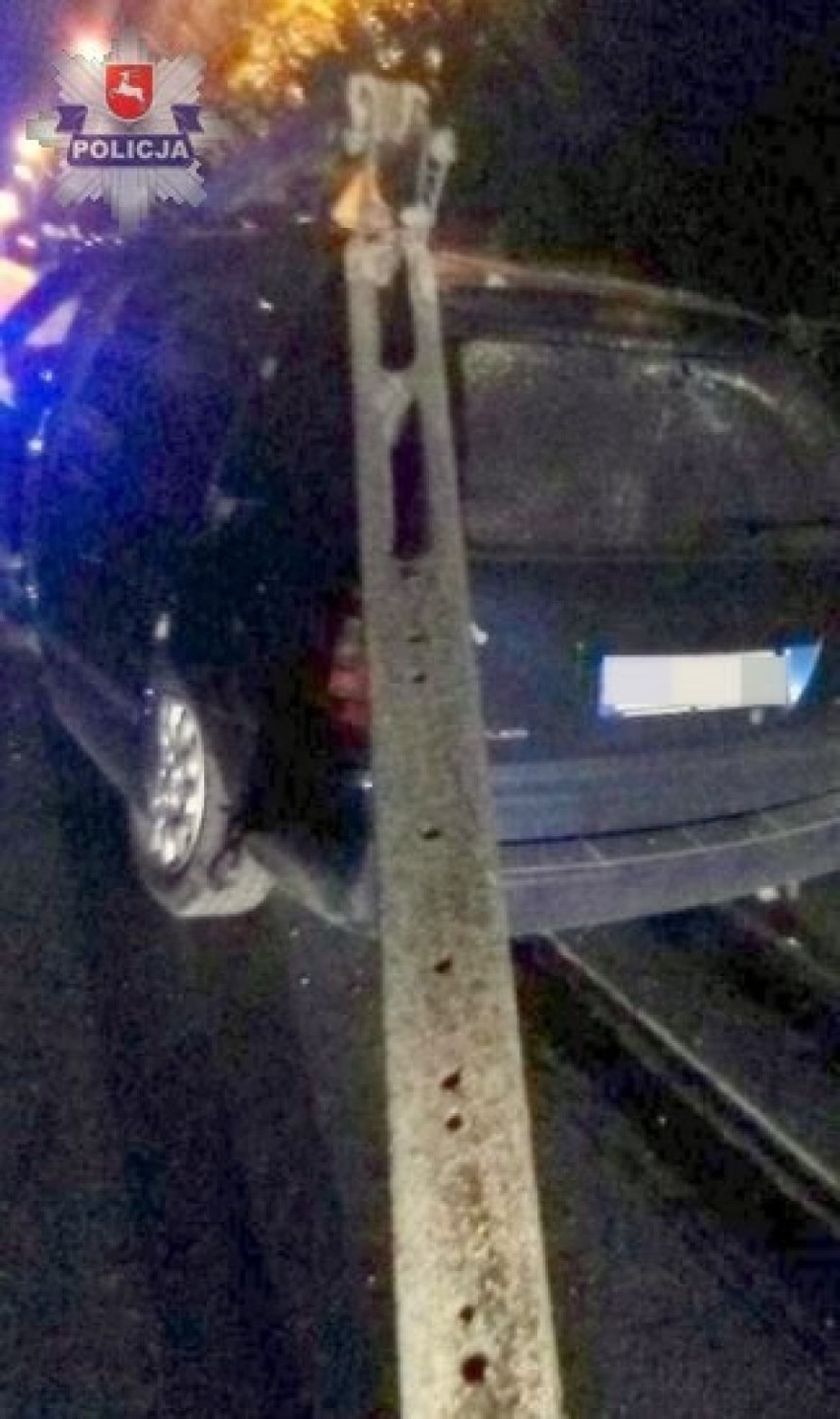 Pijany kierowca wjechał w latarnię przy ul. Urzędowskiej w Kraśniku. Odjechał razem ze słupem 