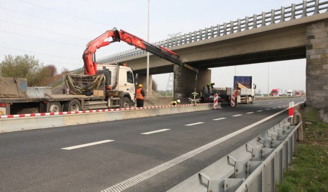 Rozstawianie barier i znakowanie autostrady na czas remontu rozpocznie się we wtorek 8 maja i ma się zakończyć do piątku.