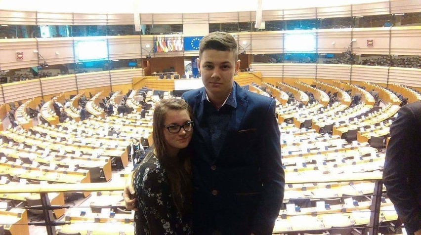 „Młodzi Demokraci” z Krotoszyna  zwiedzili Parlament Europejski