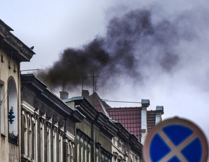 Fatalna jakość powietrza w Kłodzku i wielu miastach powiatu kłodzkiego. Zobacz nasz raport na żywo! 