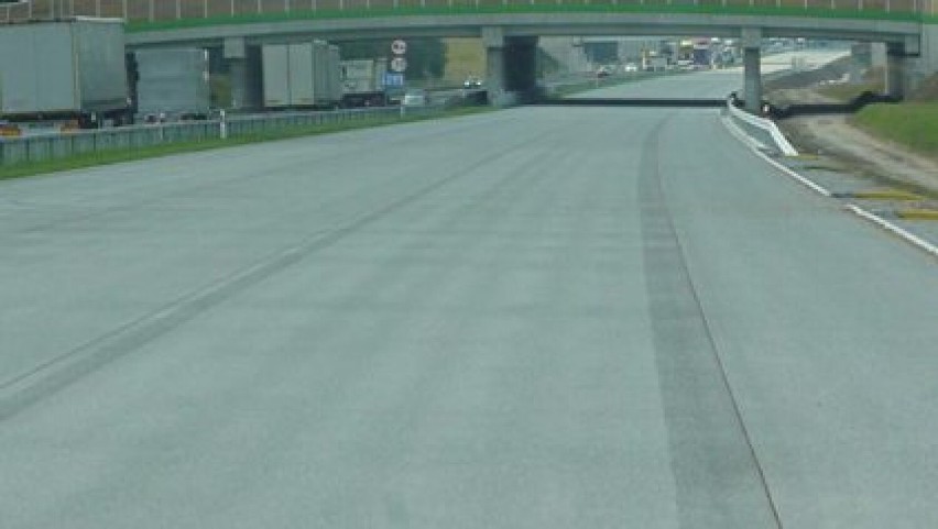 Autostrada A1 z Radomska do granic województwa śląskiego gotowa jesienią [ZDJĘCIA, FILM]