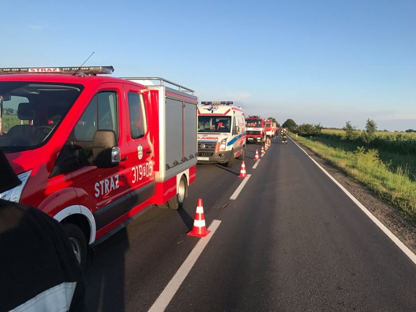 Pod Bukiem zderzyły się dwa samochody osobowe